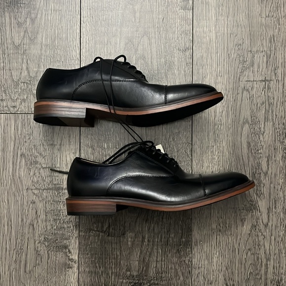 NWT DRESS SHOES - Picture 3 of 4